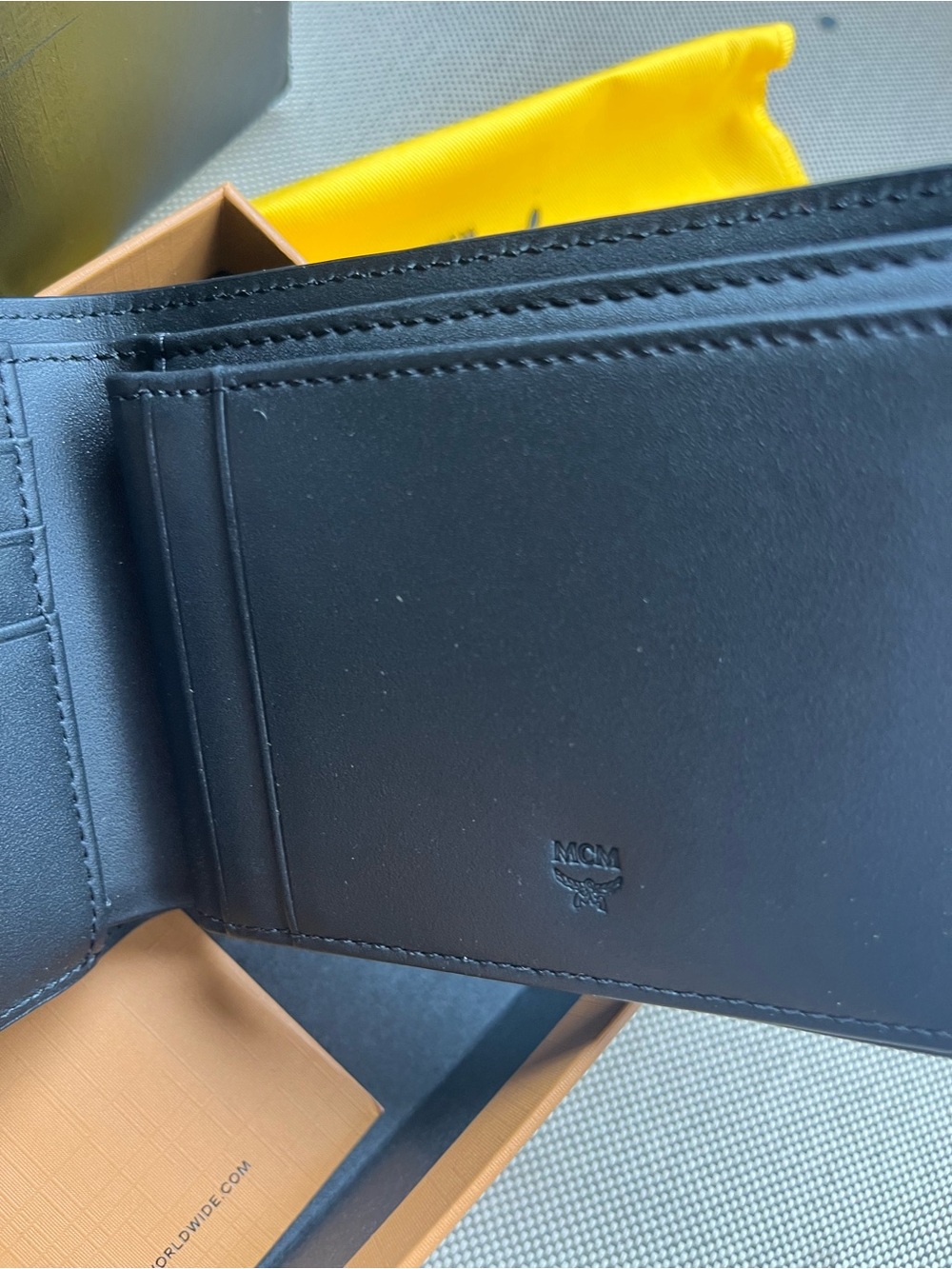MCM Black Leather Bi-Fold wallet. 💯 authentic - Picture 3 of 10